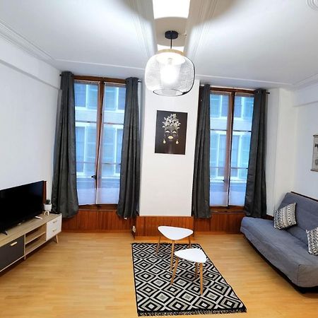 Charmant T2 Meuble Quartier Chateau De ポー エクステリア 写真